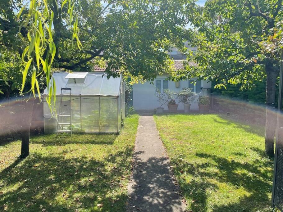 Maisonnette Dans Jardin Partage Bois-Colombes Esterno foto