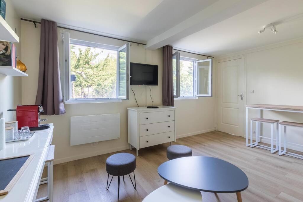Maisonnette Dans Jardin Partage Bois-Colombes Esterno foto